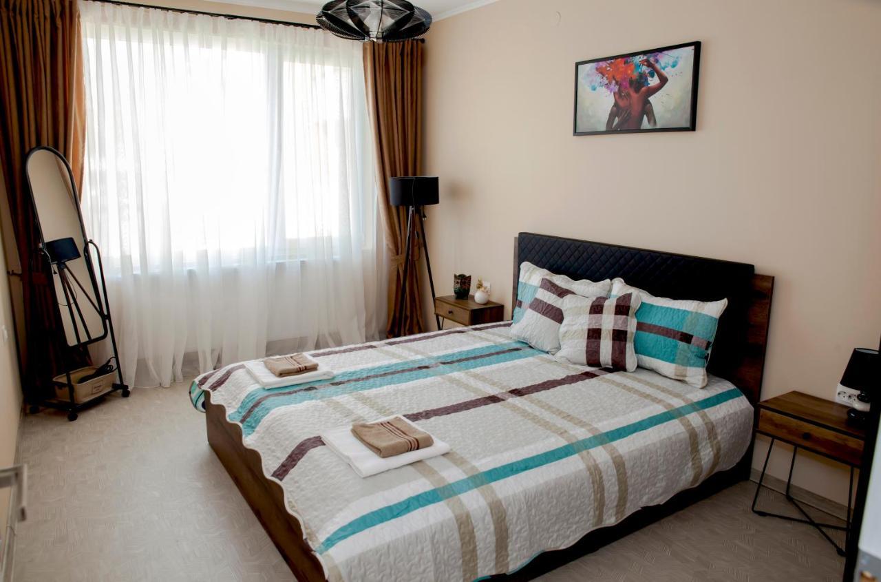 Stadium Apartments เวลีคอเทอร์โนโว ภายนอก รูปภาพ